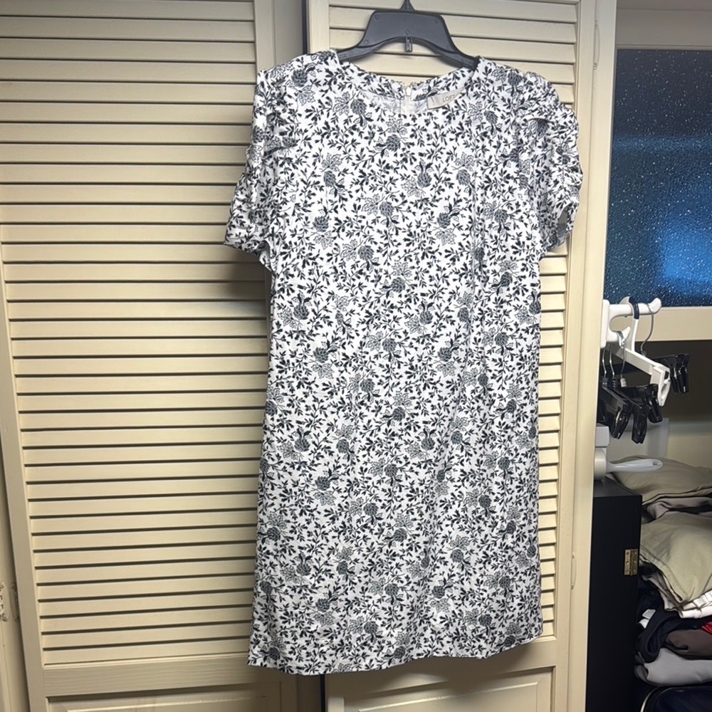 LOFT Black and White Puff Sleeve Sheath Dress